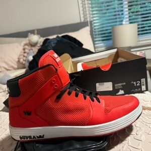 Supra Vader 2.0 - hardly worn, small mark on the right shoe